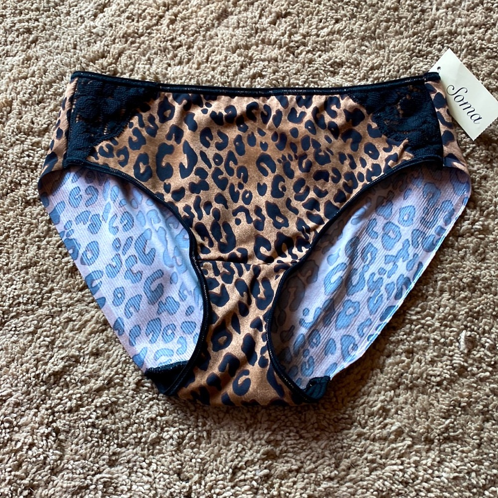 NWT Soma hipster leopard and black lace underwear
